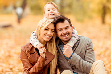 Fototapeta premium Family walk autumn