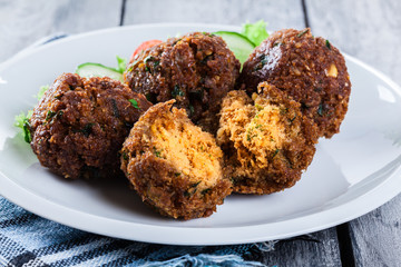 Chickpea falafel balls with vegetables