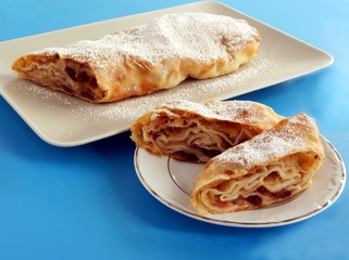 strudel with apples