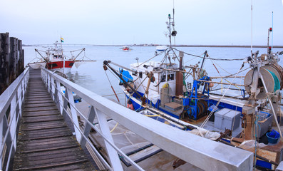 Bateau à quai sur l'estuaire de la Seudre 