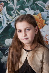 Obraz na płótnie Canvas 8 year old girl portrait in studio