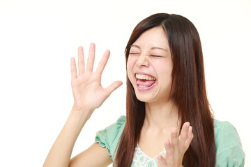 笑う女性