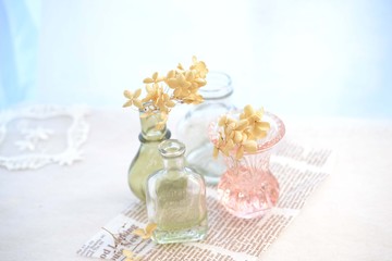 ガラス瓶とドライフラワー