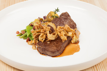 Roast Beef with Onions