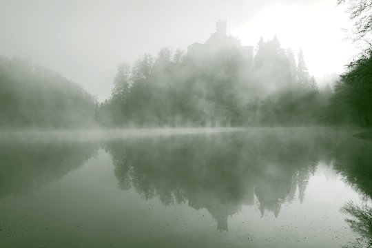 Misty castle in the fog © Simun Ascic
