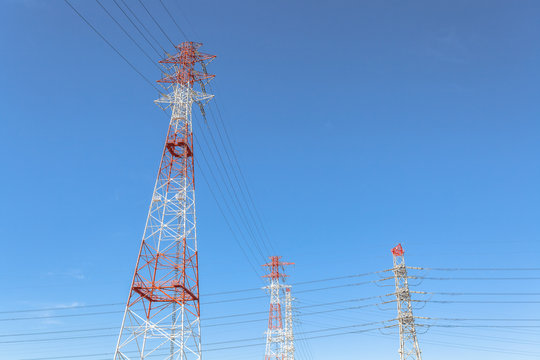 送電線と鉄塔　電力自由化イメージ素材 