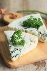 Blue cheese with parsley