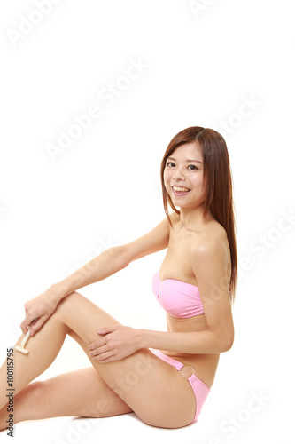 Free latina gangbang facial cumshot videos Losing virginity cash