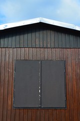 Fensterladen geschlossen