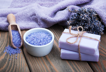 Obraz na płótnie Canvas Handmade lavender soap and salt