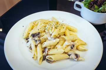 penne creamy mushroom sauce