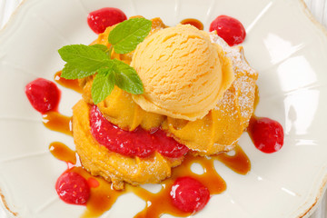 Spritz cookies with ice cream