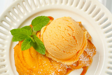 Spritz cookie with ice cream