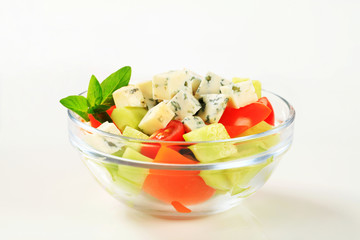Vegetable salad with blue cheese