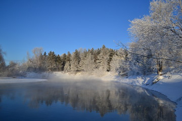 Зимняя река