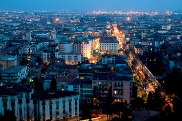 Plakat Night view of Bergamo