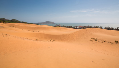 Fototapeta na wymiar Rote Sanddünen in Mui Ne in Vietnam