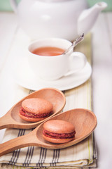 macaroons with tea
