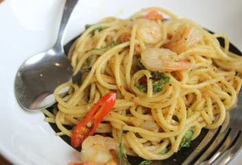 Stir-fried spicy spaghetti with shrimp, also known as drunken sp