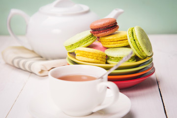 macaroons with tea