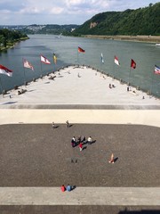 Fototapeta premium Besucher am Deutschen Eck