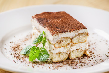 tiramisu cake