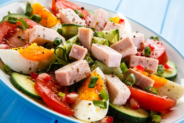 Ham, boiled eggs and vegetables 