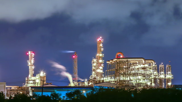 Night scene of oil refinery plant , Tima lapse video
