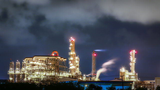 Night scene of oil refinery plant , Tima lapse video