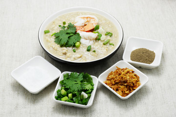 boiled rice with shimp and topping