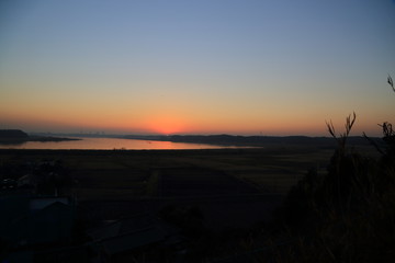 The sun fall on the other side of the Inbanuma we were taken from the hill.
