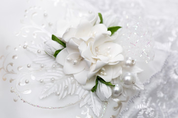 Obraz na płótnie Canvas White pillow for wedding rings