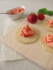 Waffeln mit Erdbeer Buttercreme