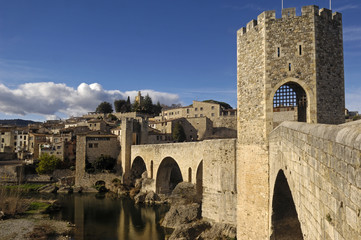 Fototapeta premium medieval bridge an village of Besalú in La Garrotxa, Girona, Spain