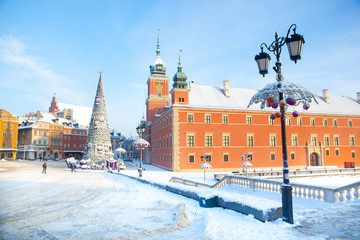 Old town is the historic center of Warsaw. Sights of Poland. Snow day. Winter, travel (vacation), architecture concept - obrazy, fototapety, plakaty