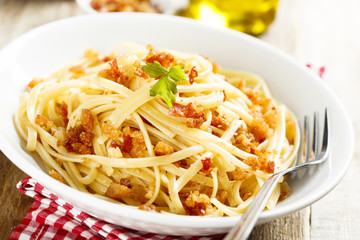 Pasta with bacon and bread crumbs