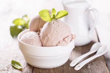 Pomegranate ice cream