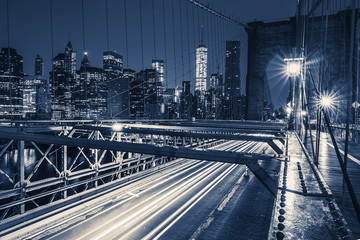 Brooklyn Bridge at night - obrazy, fototapety, plakaty