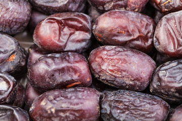 many sweet dried dates