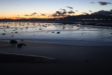 Al atardecer