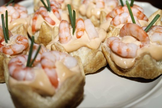 voulevant with shrimps and pink sauce