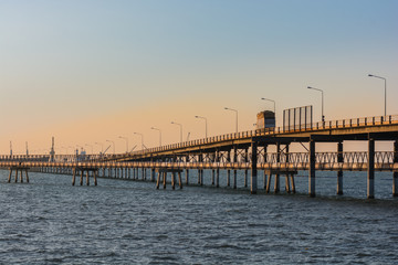 Obraz premium truck bridge over water