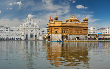 Fototapeta na wymiar The Golden Temple, located in Amritsar, Punjab, India.