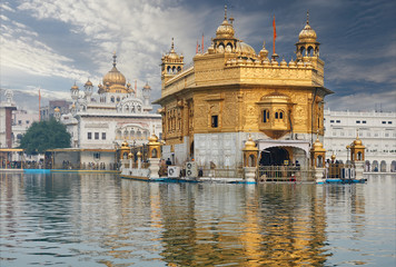 Fototapeta na wymiar The Golden Temple, located in Amritsar, Punjab, India.