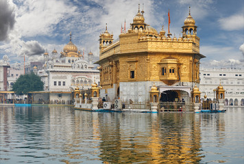 Naklejka na ściany i meble The Golden Temple, located in Amritsar, Punjab, India.