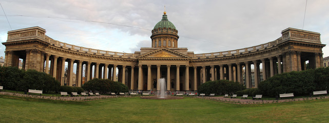 Die Kasaner Kathedrale am Newski-Prospekt in Sankt Petersburg, Russland