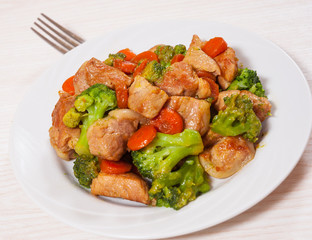 stewed meat with broccoli and carrot