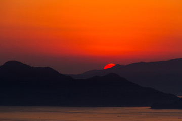 愛媛県今治市　来島海峡大橋の夕日