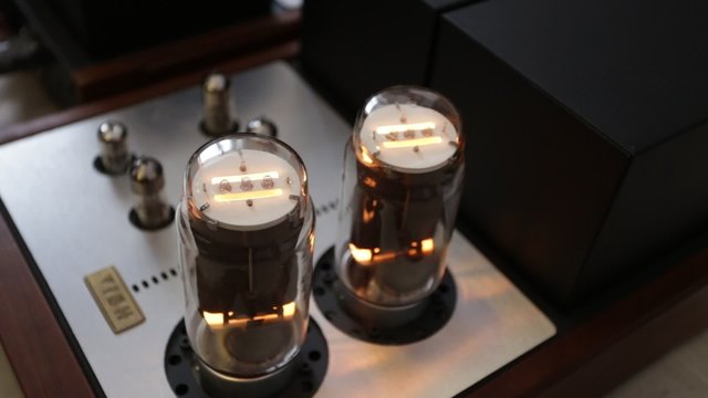 Retro music amplifier