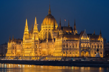 Fototapeta na wymiar Illuminated House of Parliament in Budapest at night 